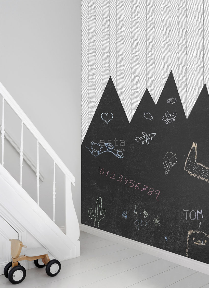 Let's play - Magnetic chalkboard