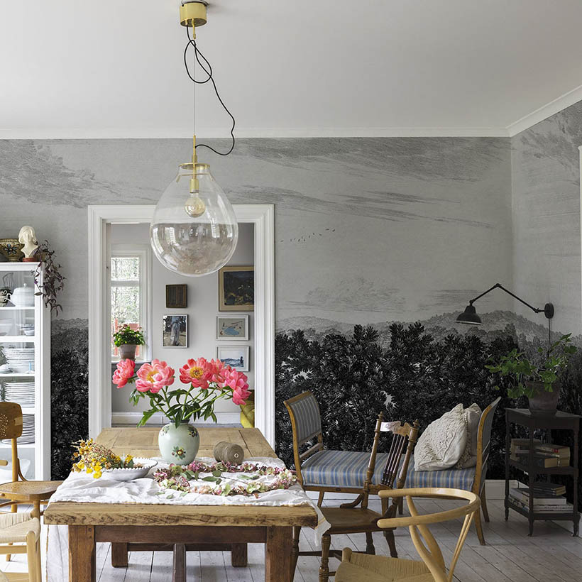 OAK VIEW GRAPHITE MURAL